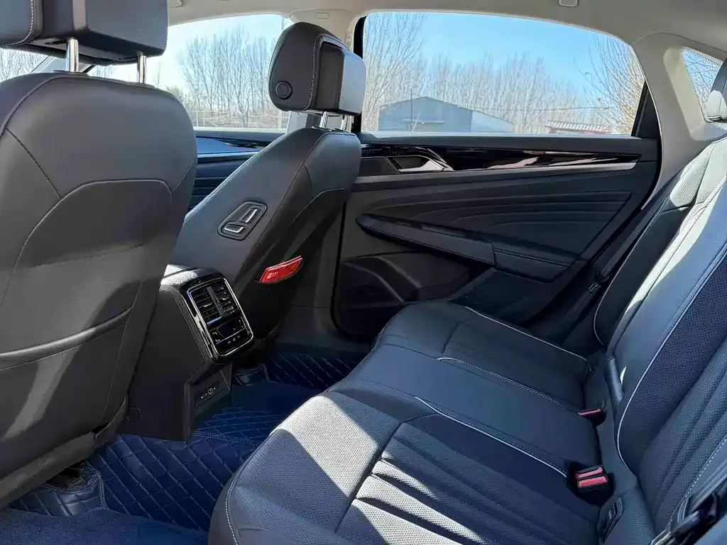 Volkswagen Passat — фото 9