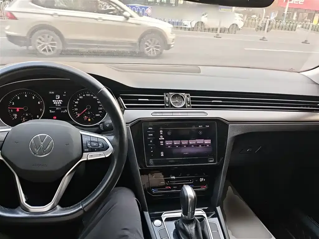 Volkswagen Magotan 2023 из CN, фото 10