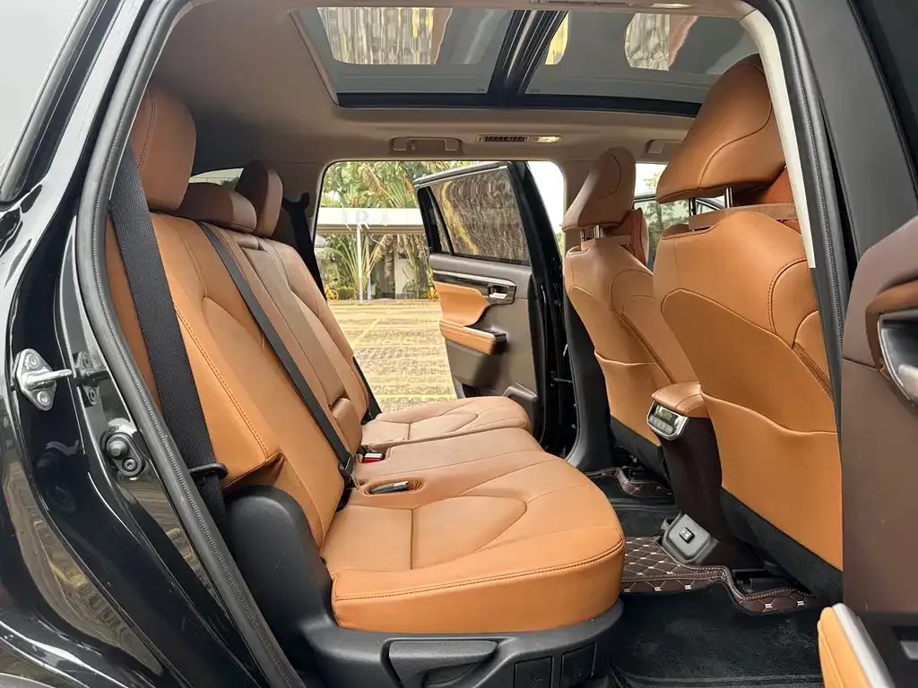 Toyota Highlander 2024 из CN, фото 2