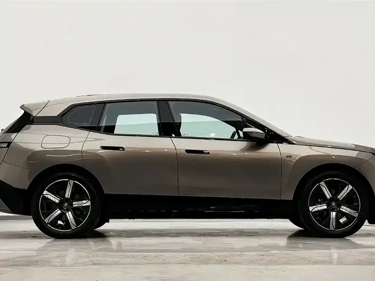 BMW iX M60 2024 из CN, фото 2