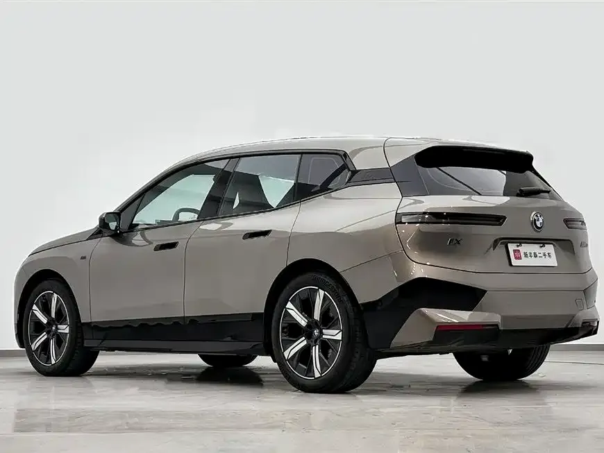 BMW iX M60 2024 из CN, фото 8