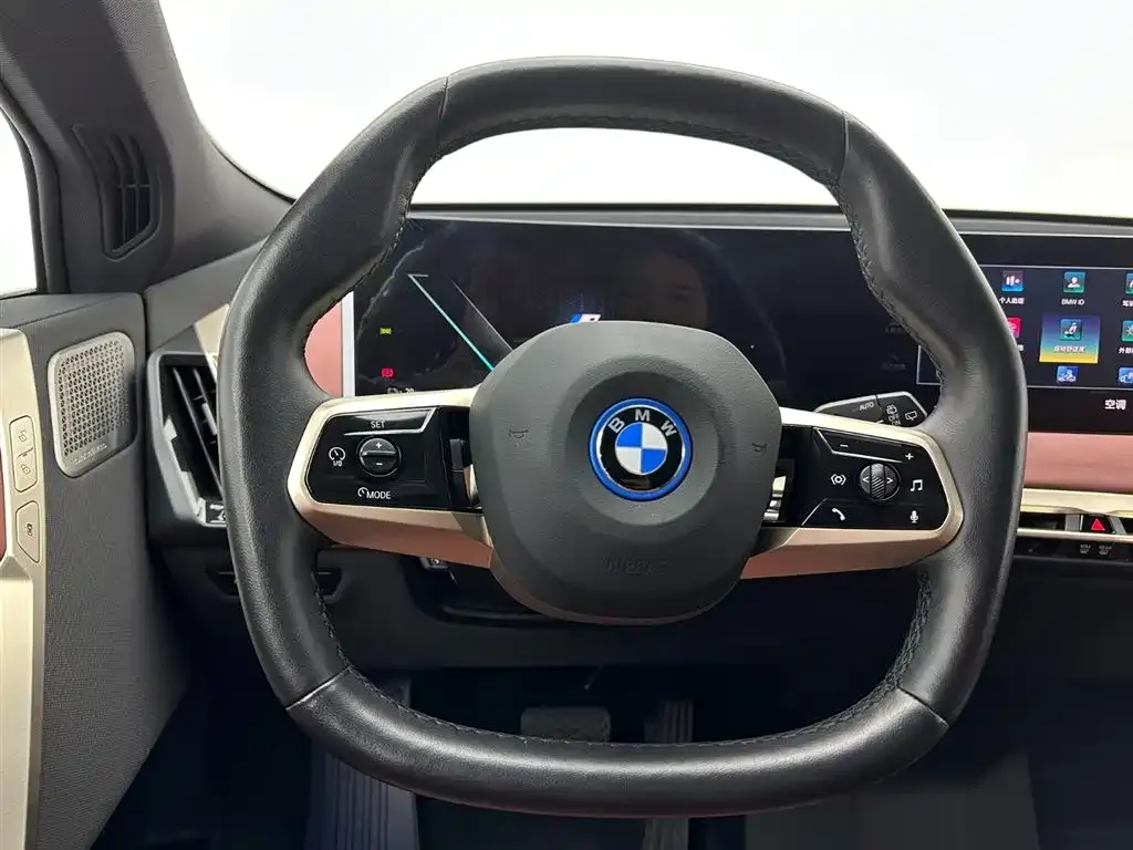 BMW iX M60 2024 из CN, фото 10