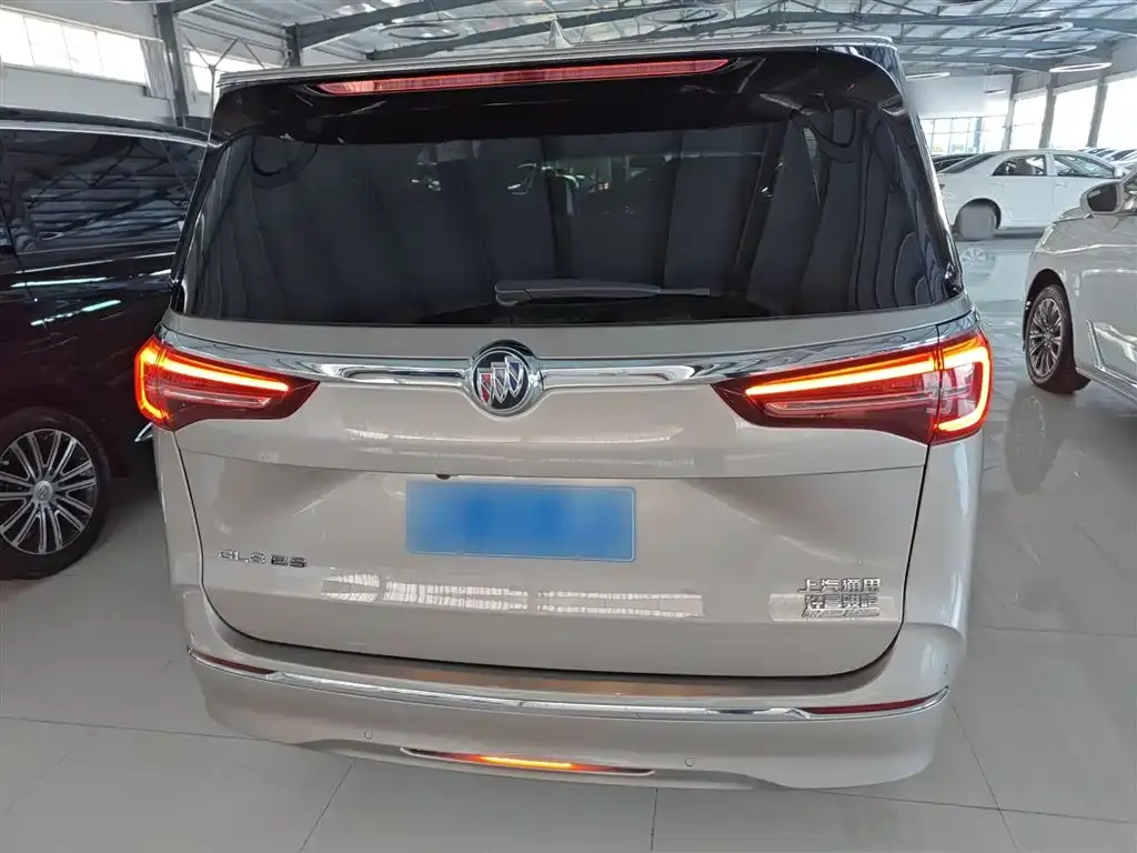 Buick GL8 2023 из CN, фото 5