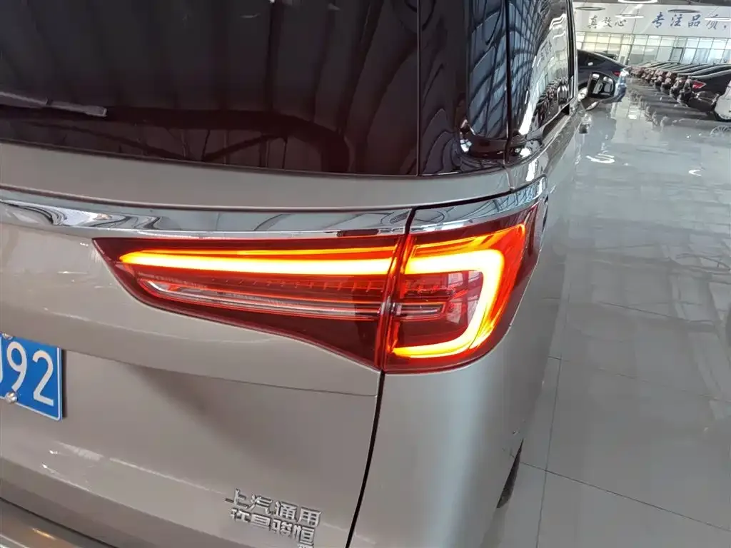 Buick GL8 2023 из CN, фото 9