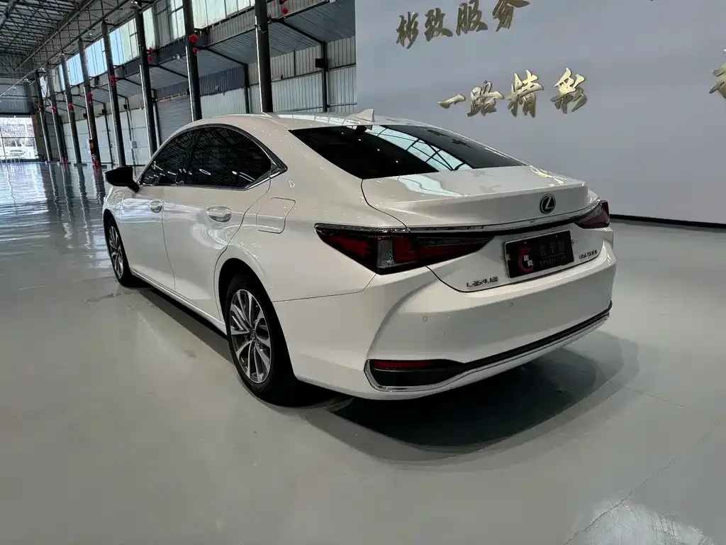 Lexus ES 2022 из CN, фото 4