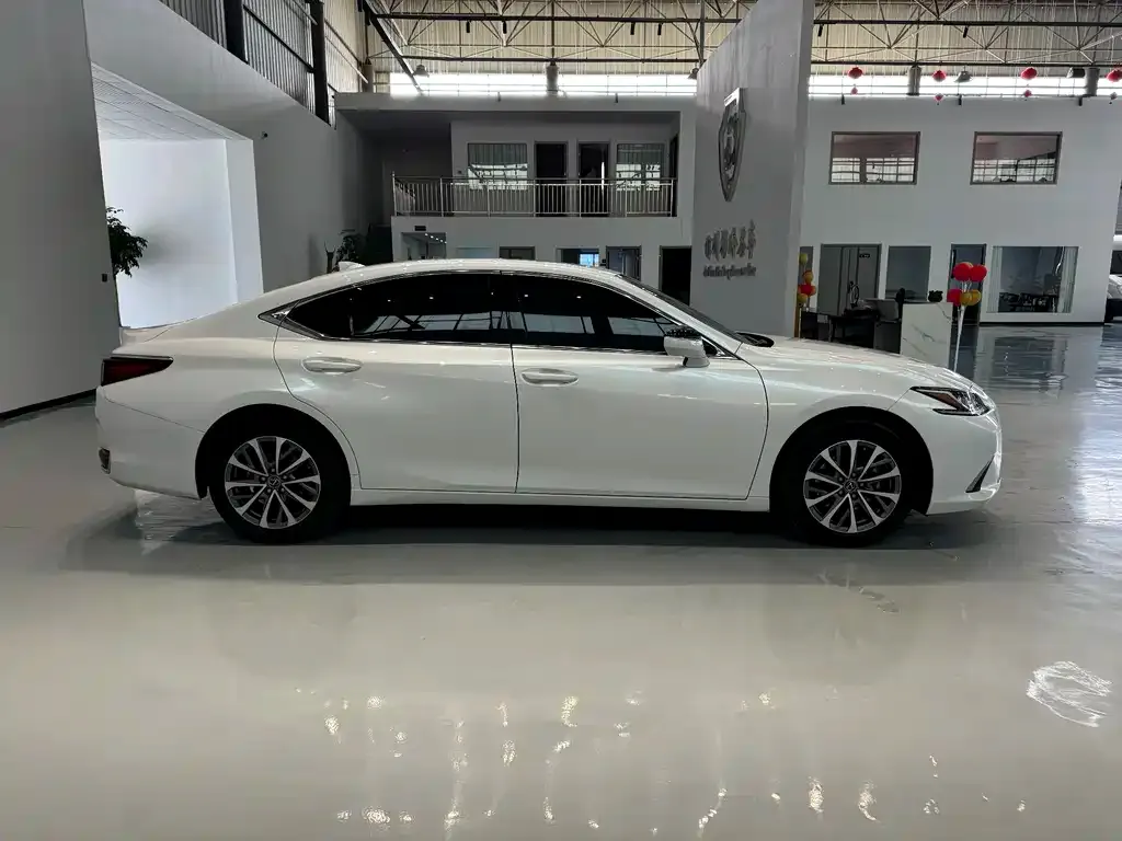 Lexus ES 2022 из CN, фото 6