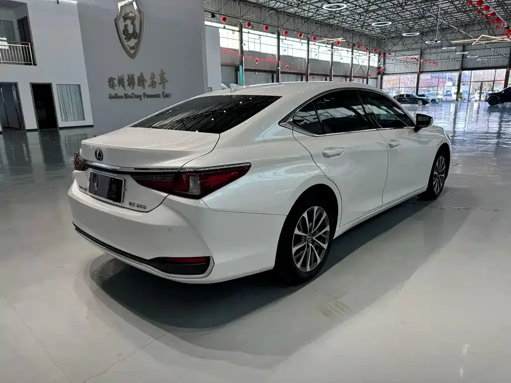 Lexus ES 2022 из CN, фото 10
