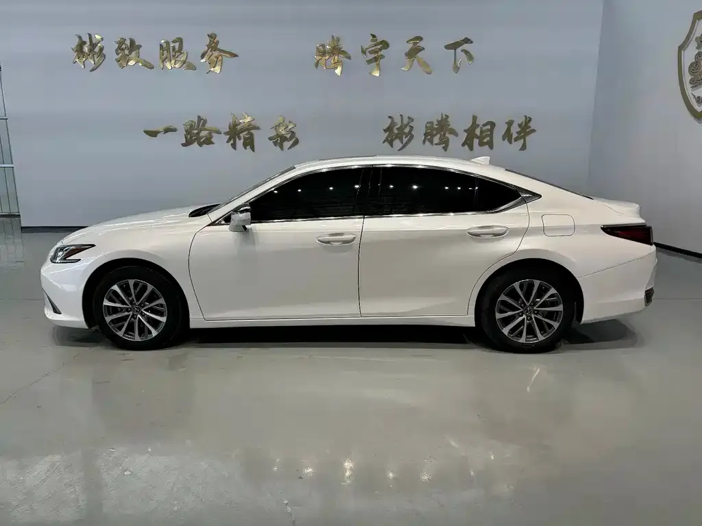 Lexus ES 2022 из CN, фото 2