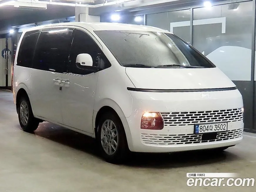Hyundai Staria — фото 1