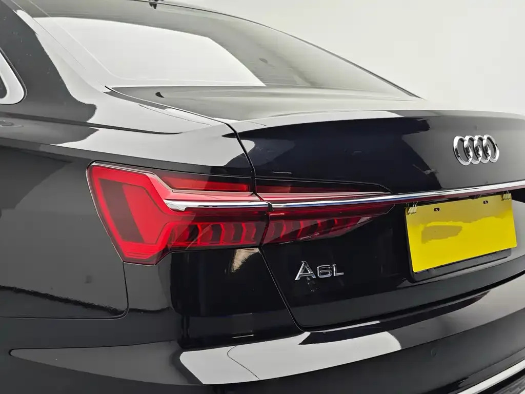 Audi A6L 2023 из CN, фото 10