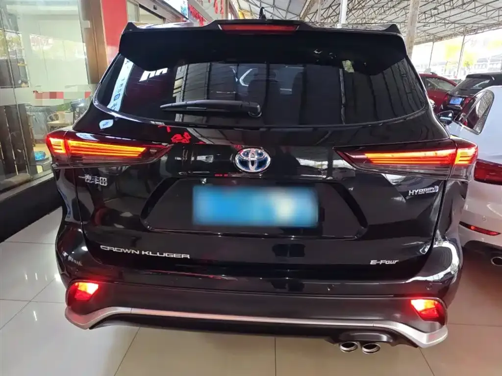 Toyota Crown Kluger 2024 из CN, фото 2