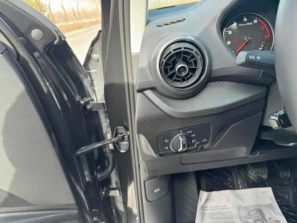 Audi Q2L 2021 из CN, фото 2