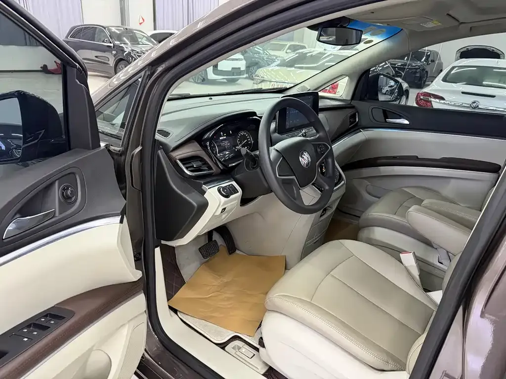 Buick GL8 2021 из CN, фото 9