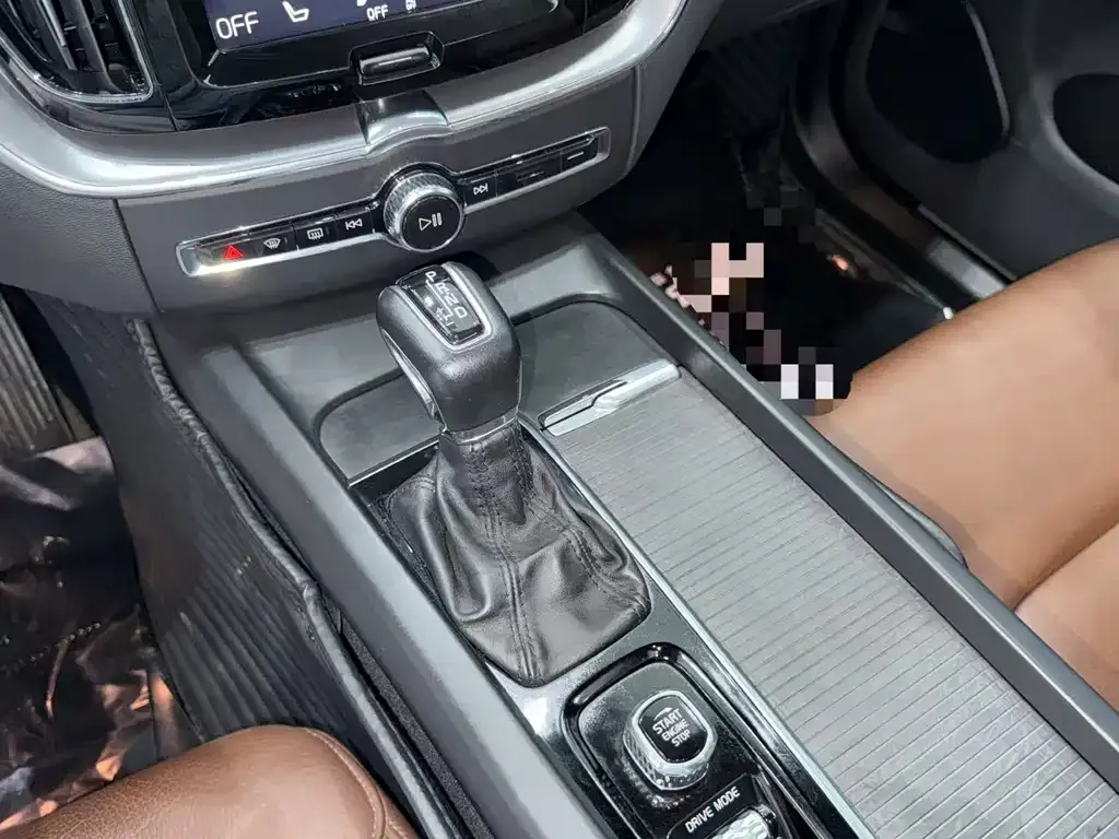 Volvo XC60 2022 из CN, фото 8