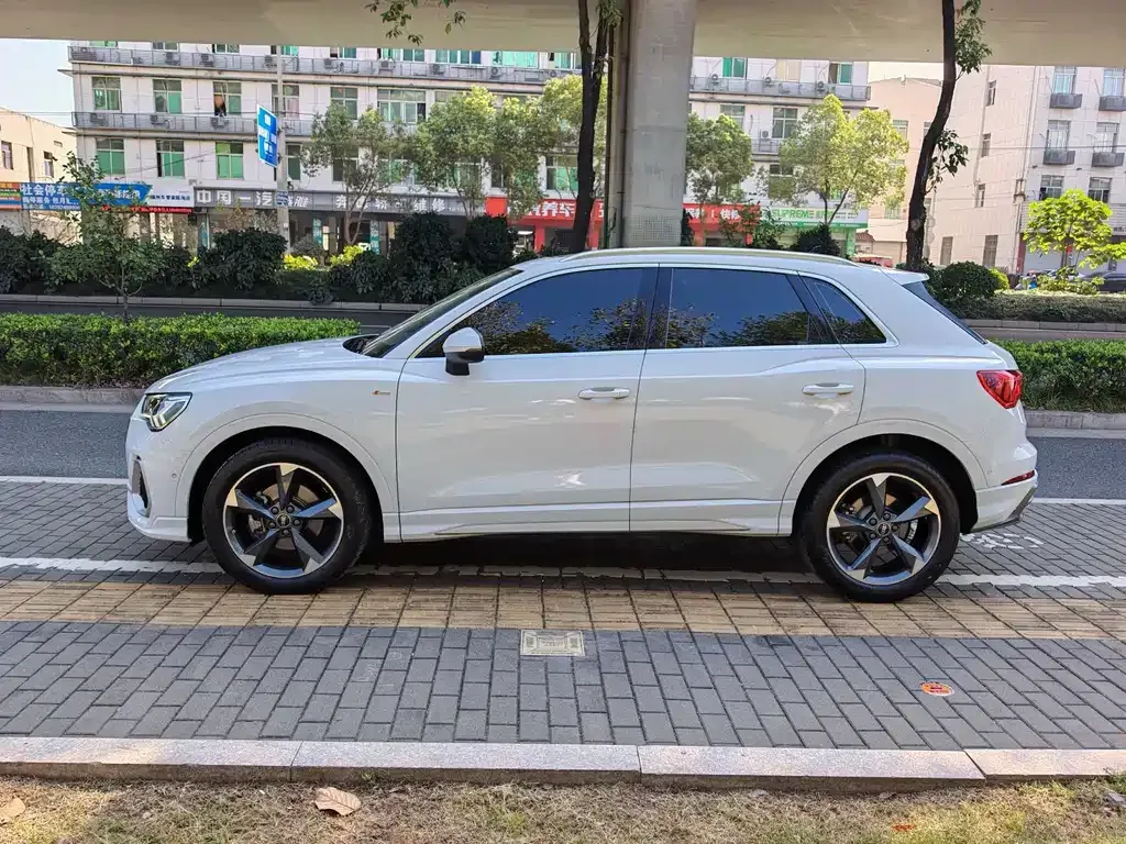 Audi Q3 2023 из CN, фото 6