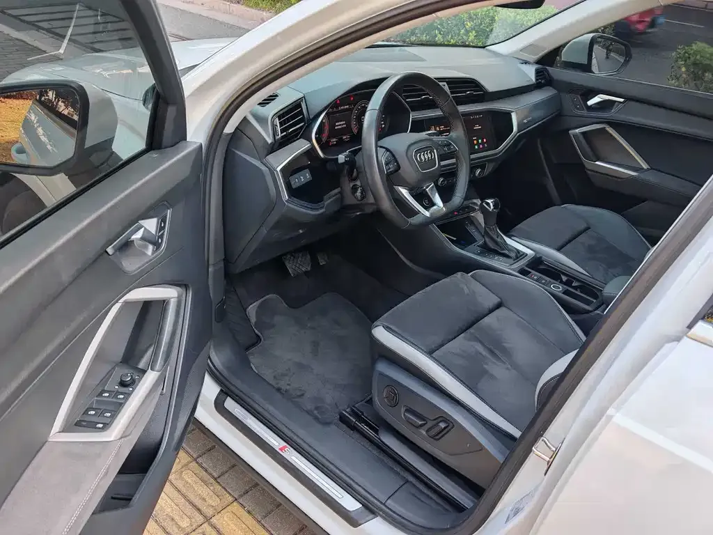 Audi Q3 2023 из CN, фото 3