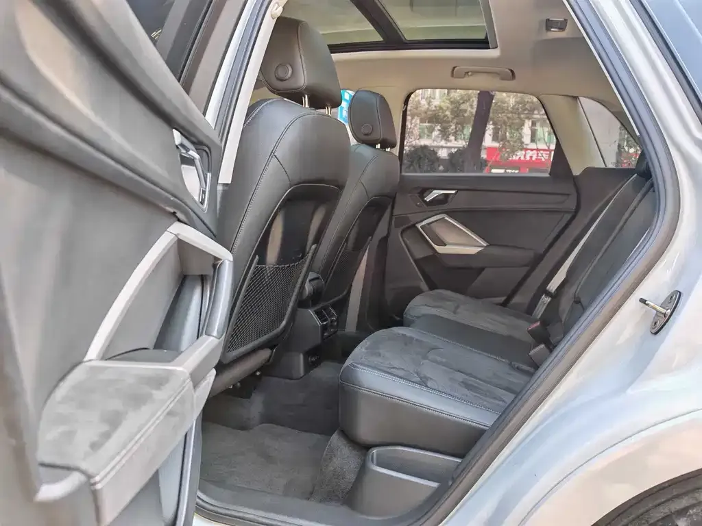 Audi Q3 2023 из CN, фото 2