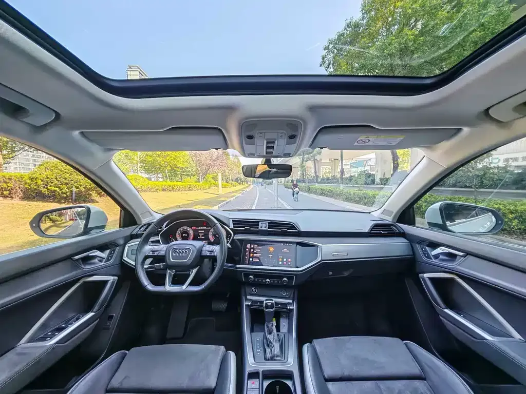 Audi Q3 2023 из CN, фото 5