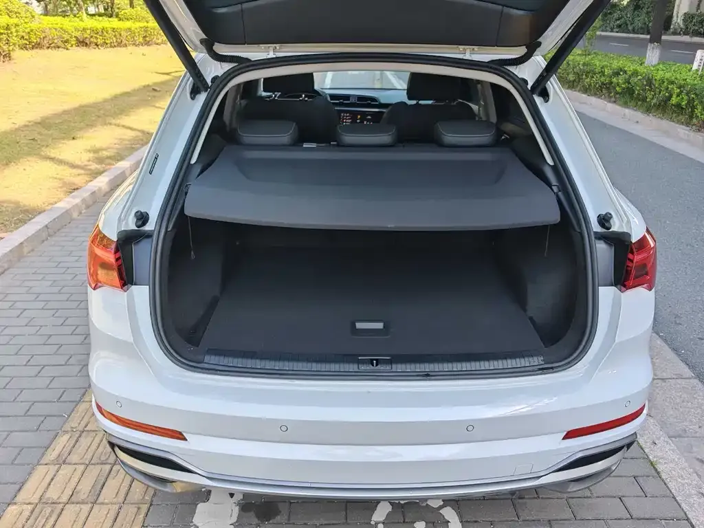 Audi Q3 2023 из CN, фото 8