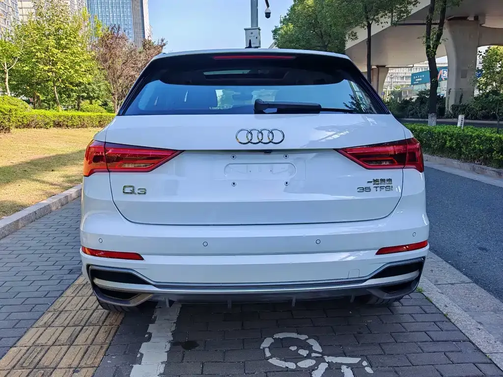 Audi Q3 2023 из CN, фото 9