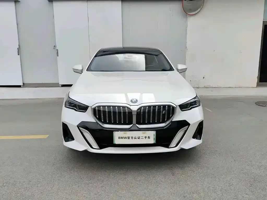 BMW i5 — фото 3
