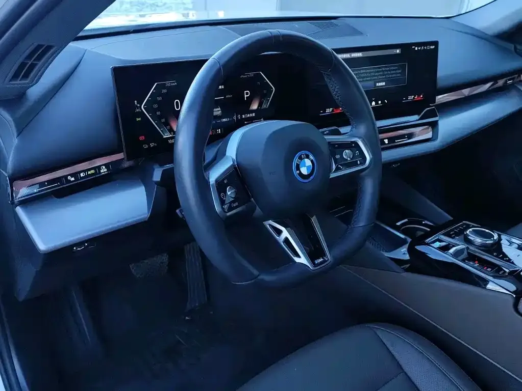 BMW i5 — фото 6