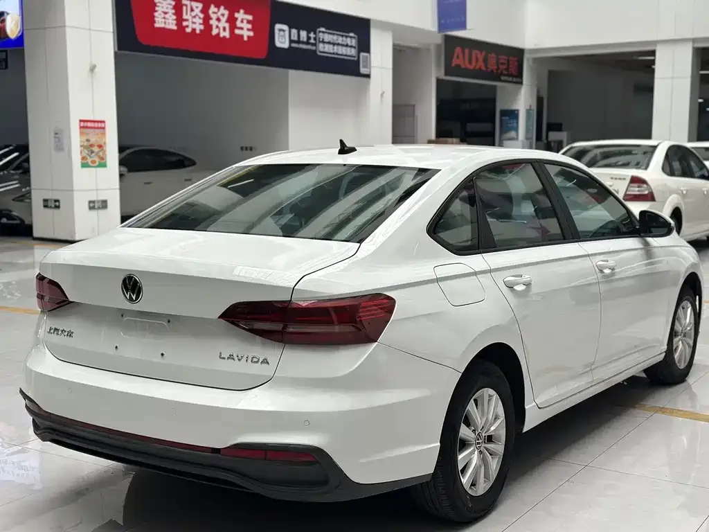 Volkswagen Lavida 2023 из CN, фото 10