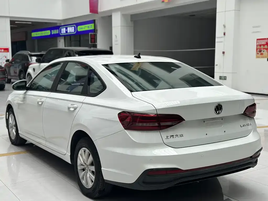 Volkswagen Lavida 2023 из CN, фото 3