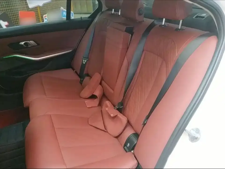 BMW 3 Series 2022 из CN, фото 2