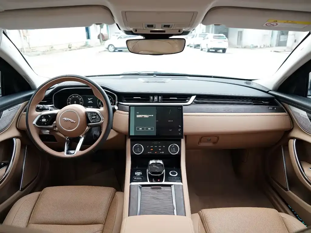 Jaguar XFL 2023 из CN, фото 9