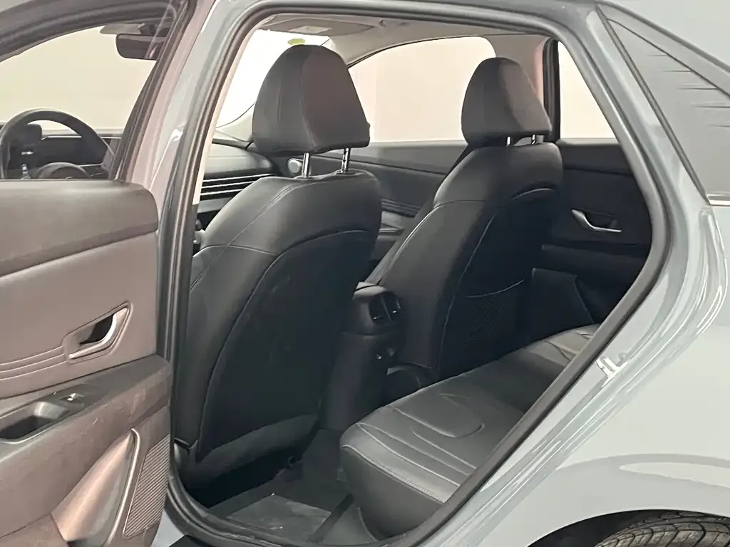 Hyundai Elantra 2023 из CN, фото 6
