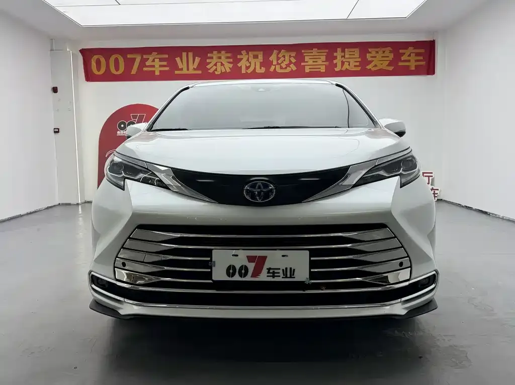 Toyota Sienna 2023 из CN, фото 6