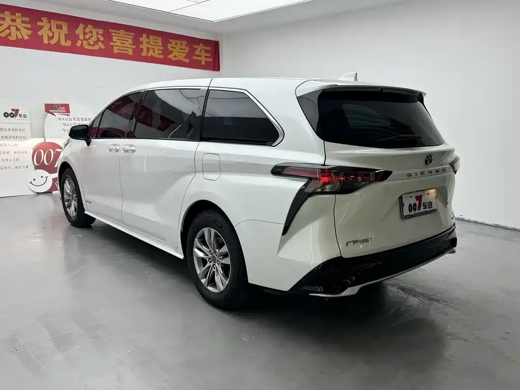 Toyota Sienna 2023 из CN, фото 7