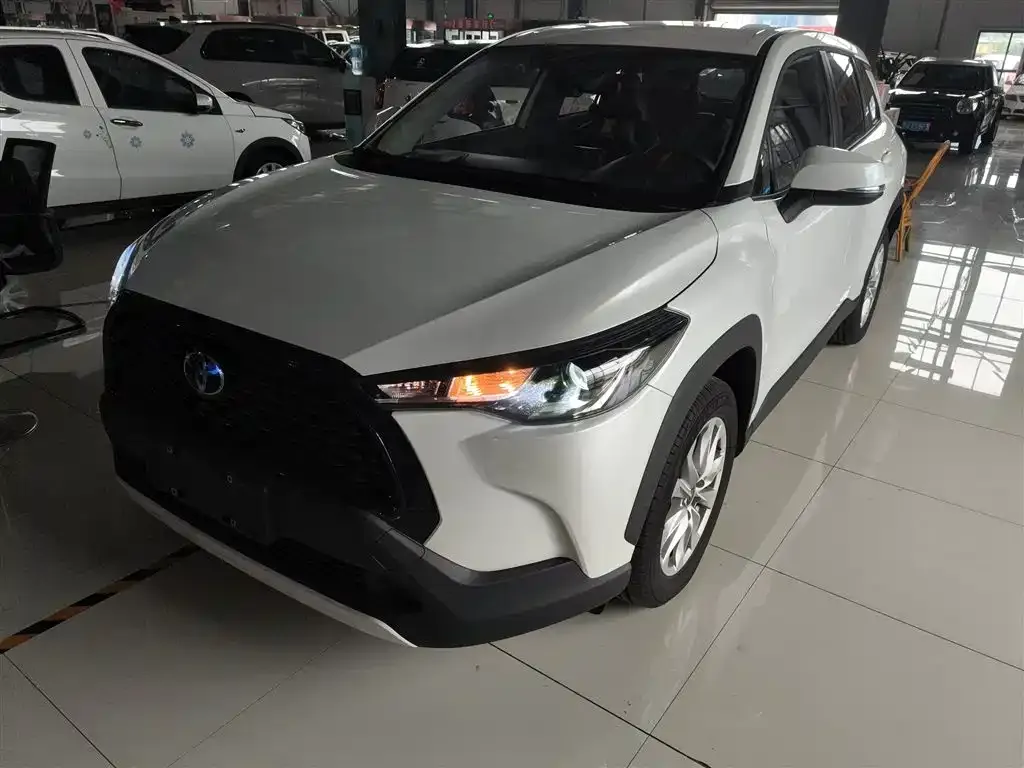 Toyota Corolla Cross 2024 из CN, фото 1