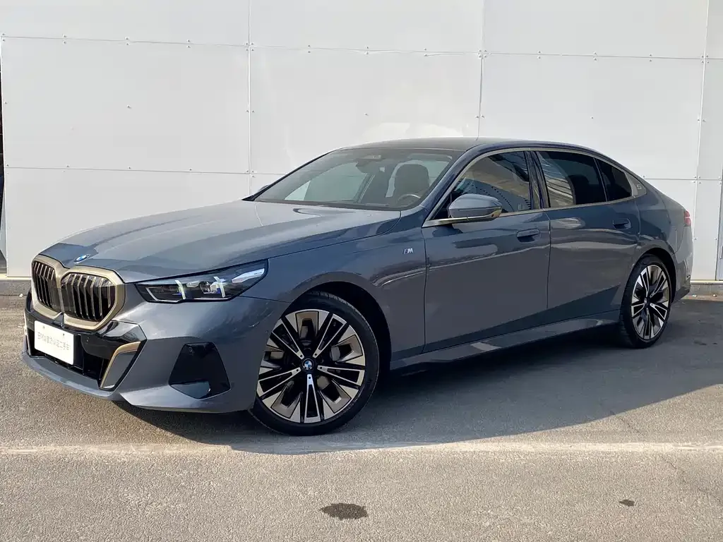 BMW 5 Series 2025 из CN, фото 3