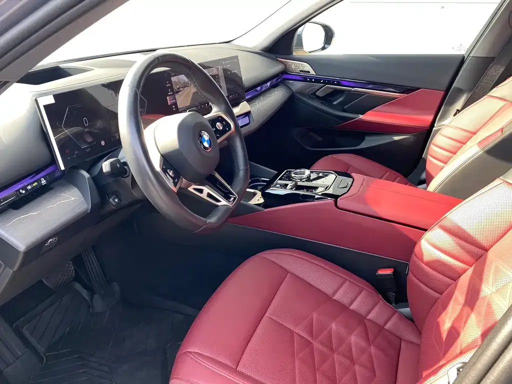 BMW 5 Series 2025 из CN, фото 5