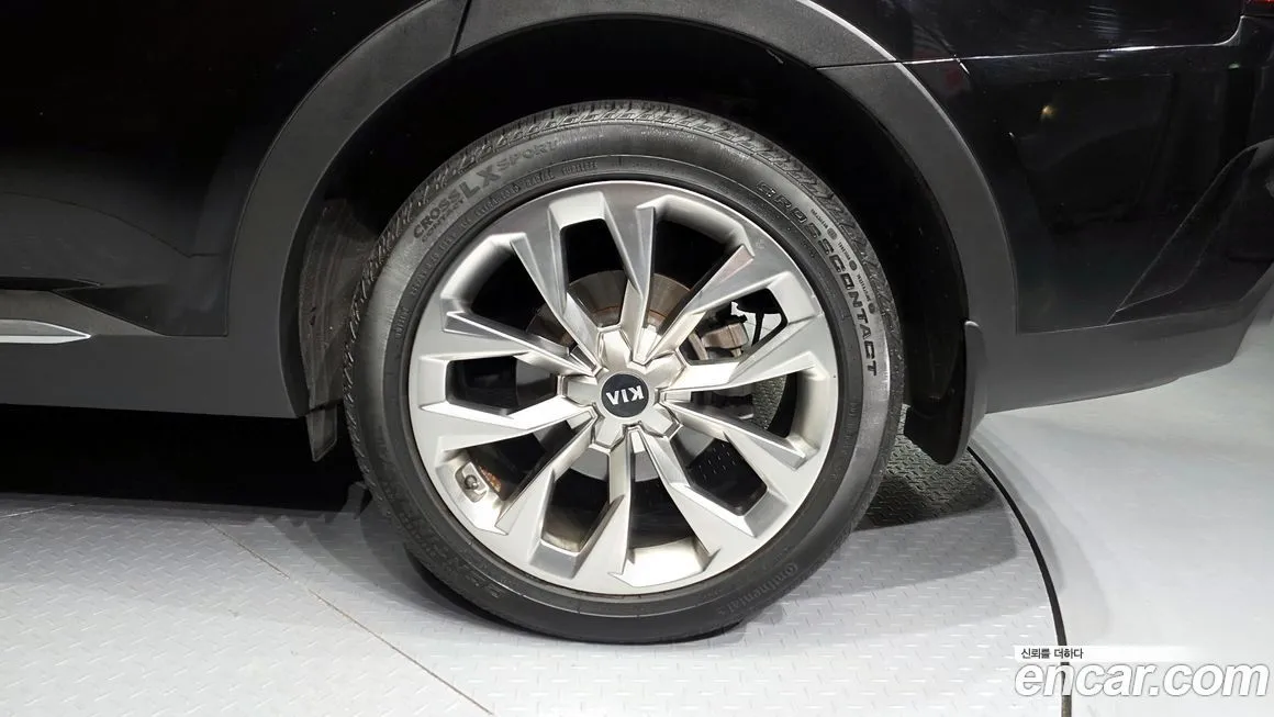 Kia Sorento — фото 4