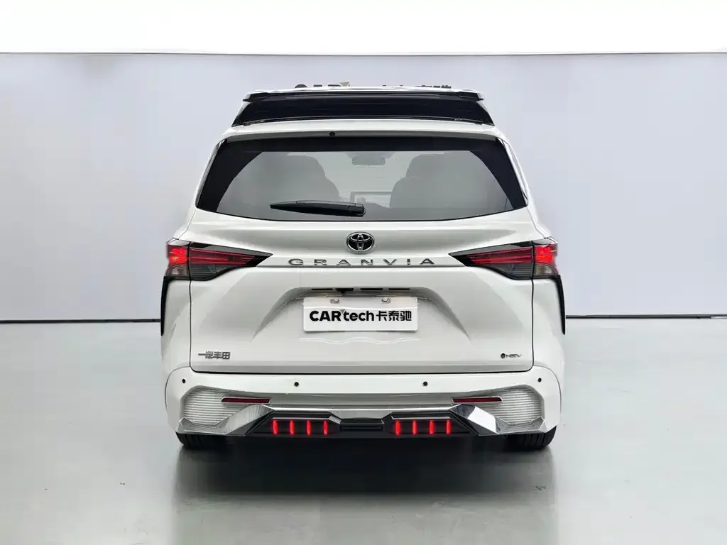 Toyota Granvia 2025 из CN, фото 3