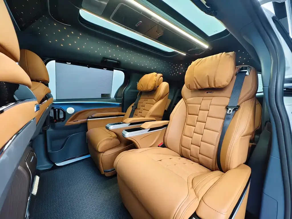 Toyota Granvia 2025 из CN, фото 9