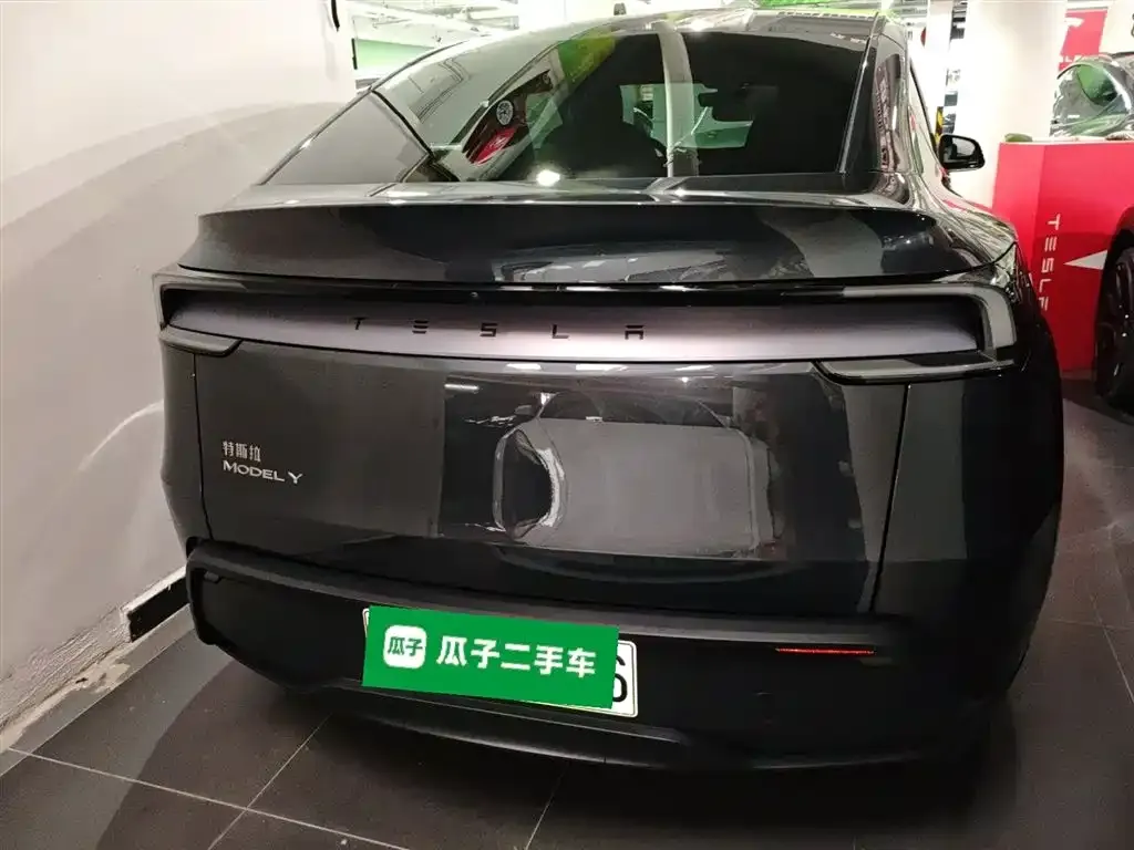Tesla Model Y 2025 из CN, фото 2
