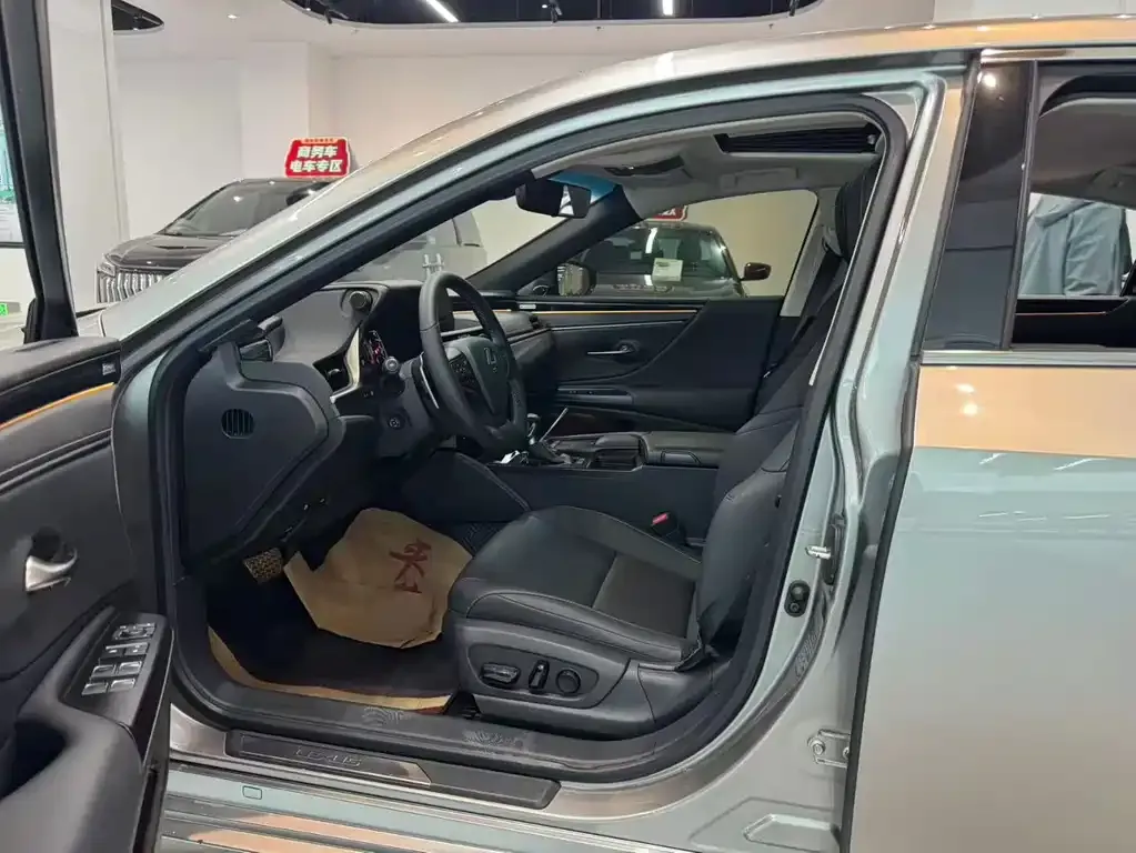 Lexus ES 2021 из CN, фото 7