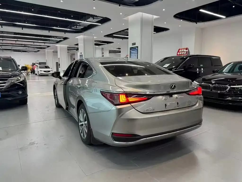 Lexus ES 2021 из CN, фото 4