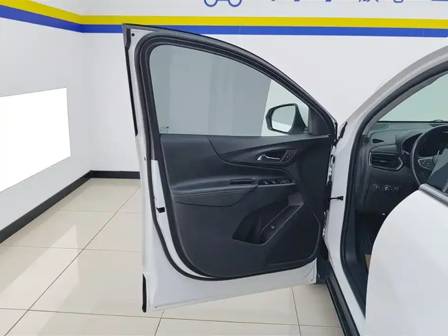 Chevrolet Equinox 2022 из CN, фото 9