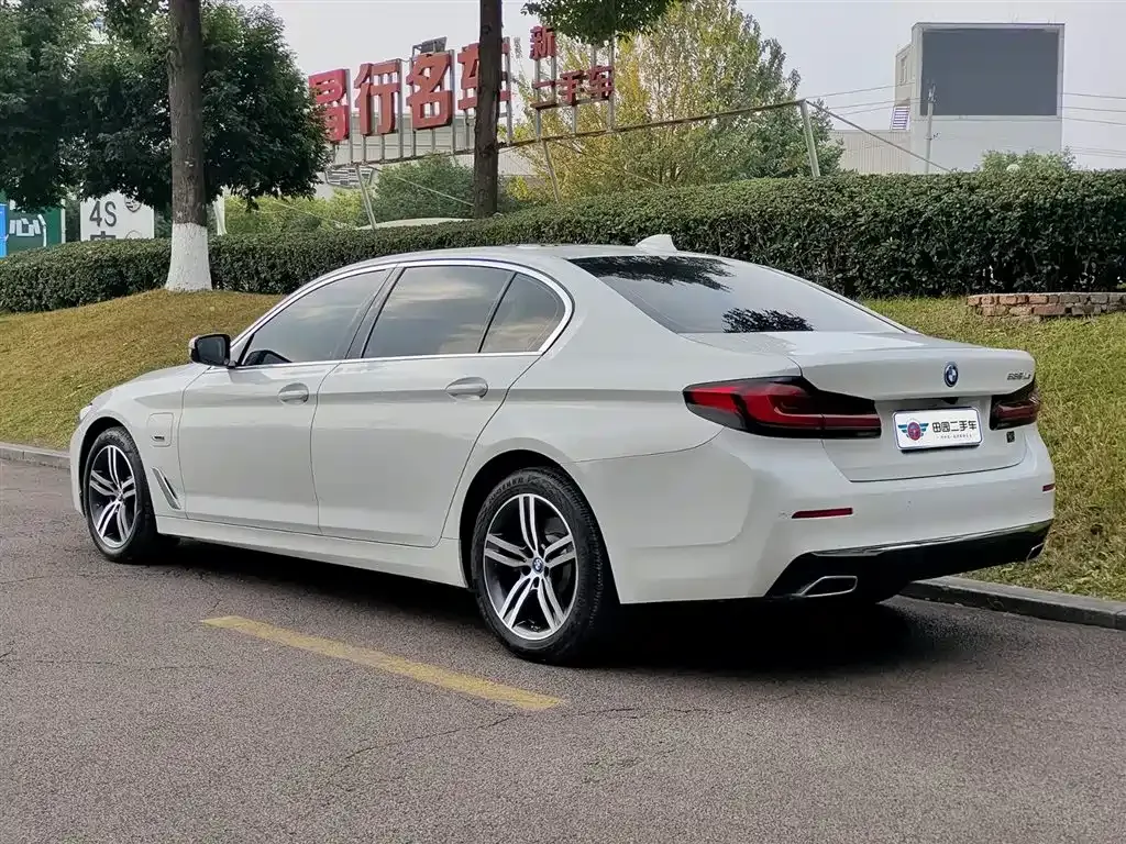 BMW 5 Series New Energy — фото 5