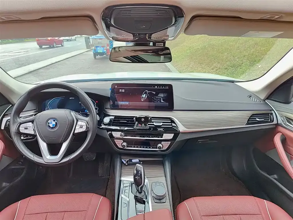 BMW 5 Series New Energy — фото 2