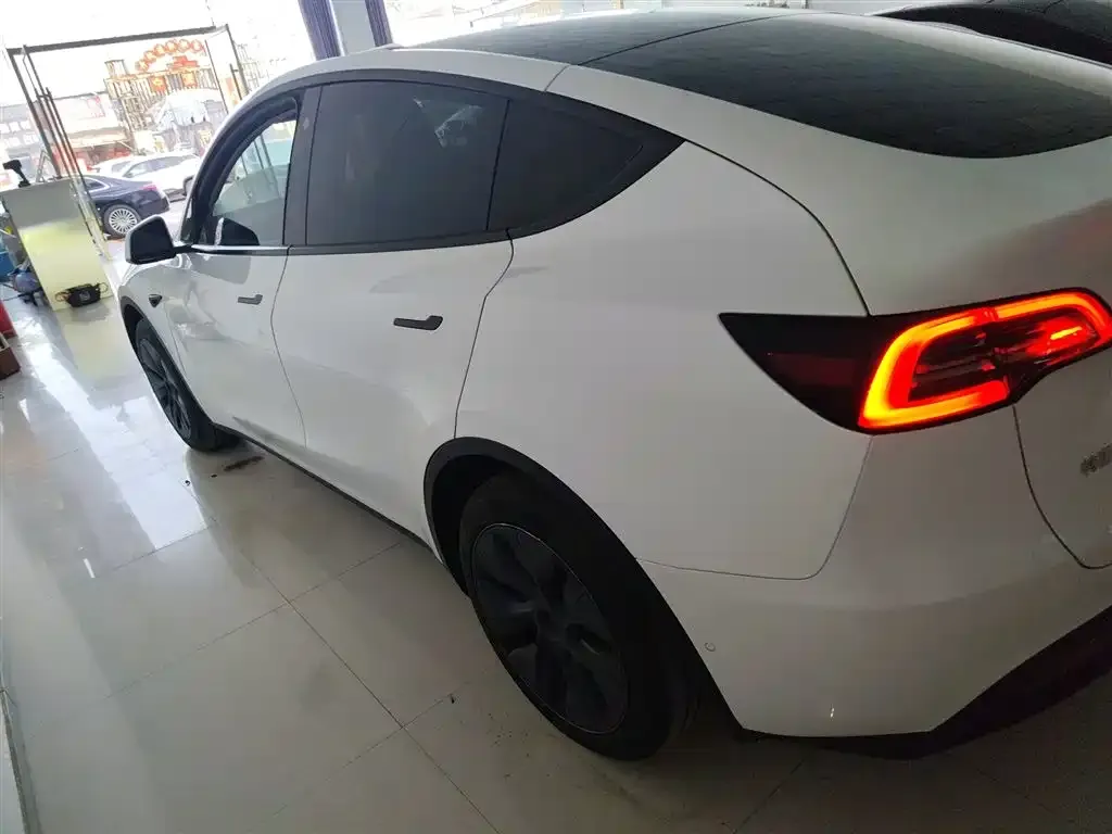 Tesla Model Y 2024 из CN, фото 3
