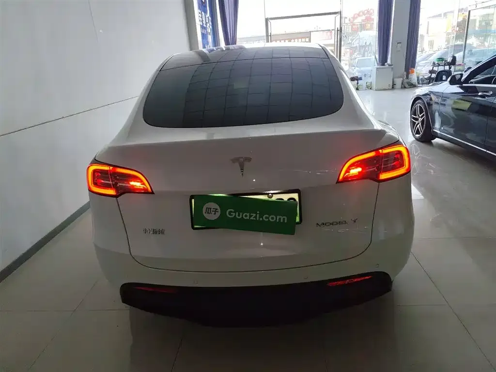 Tesla Model Y 2024 из CN, фото 2