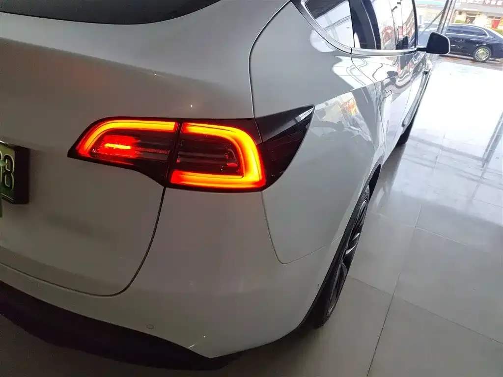 Tesla Model Y 2024 из CN, фото 7