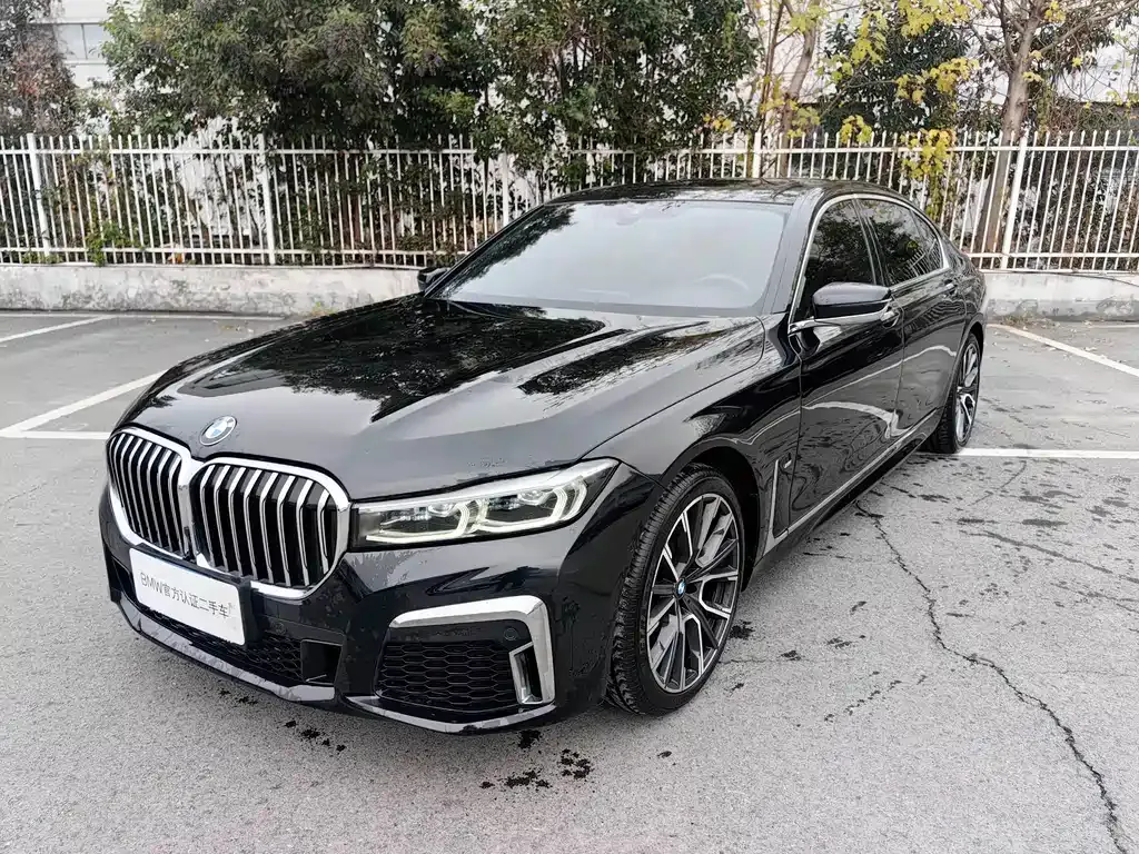 BMW 7 Series — фото 1