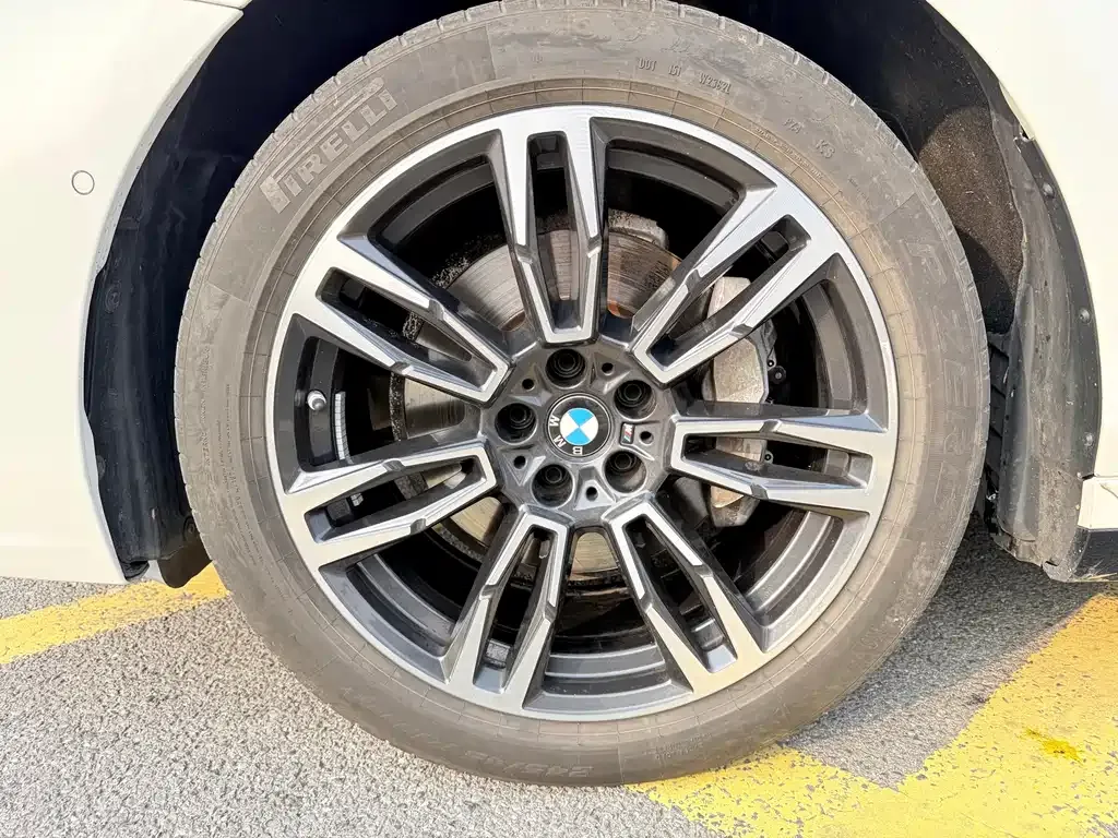 BMW 5 Series 2025 из CN, фото 5